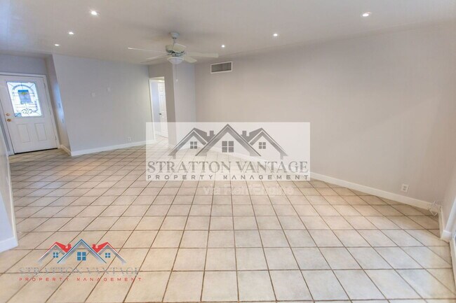 Building Photo - 5142 N 18th Pl