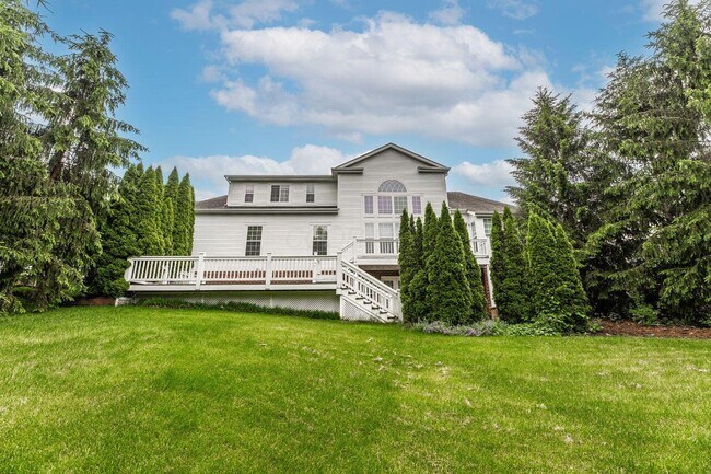 Building Photo - 4930 Brooksview Cir
