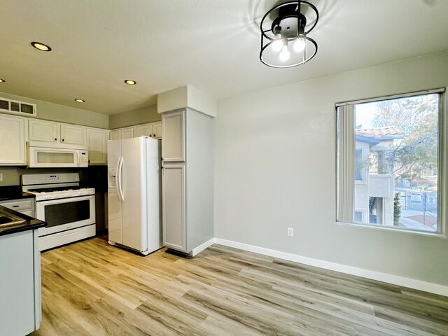 Building Photo - Updated Upstairs 3BD/2BA Condo in Gated Community w/ Resort-Style Pools + Fitness Room