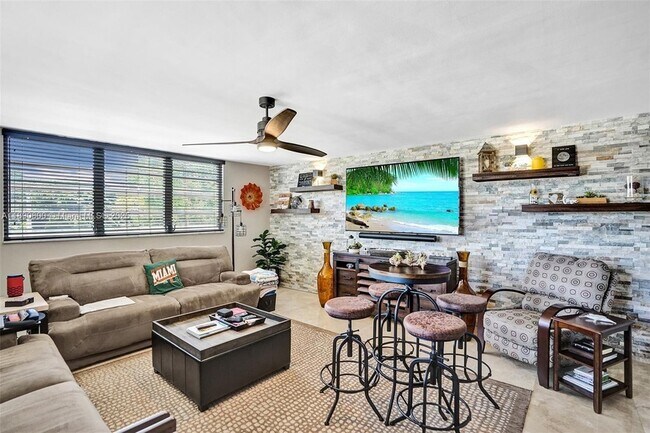 Building Photo - 1811 Jefferson St