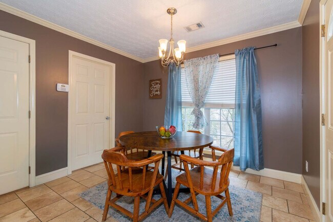 Building Photo - 4235 King Arthur Pl