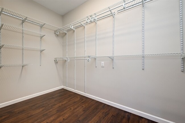 Building Photo - 26018 S Lakefair Dr