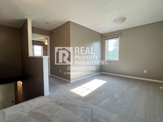 Building Photo - Spacious Country Home with Huge Yard and A...