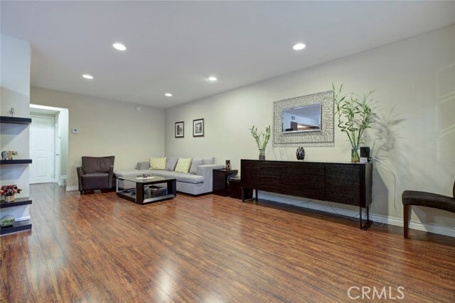 Building Photo - 7631 Vineland Ave