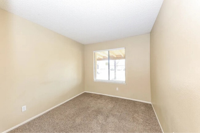 Building Photo - 8770 Buckeye Ct