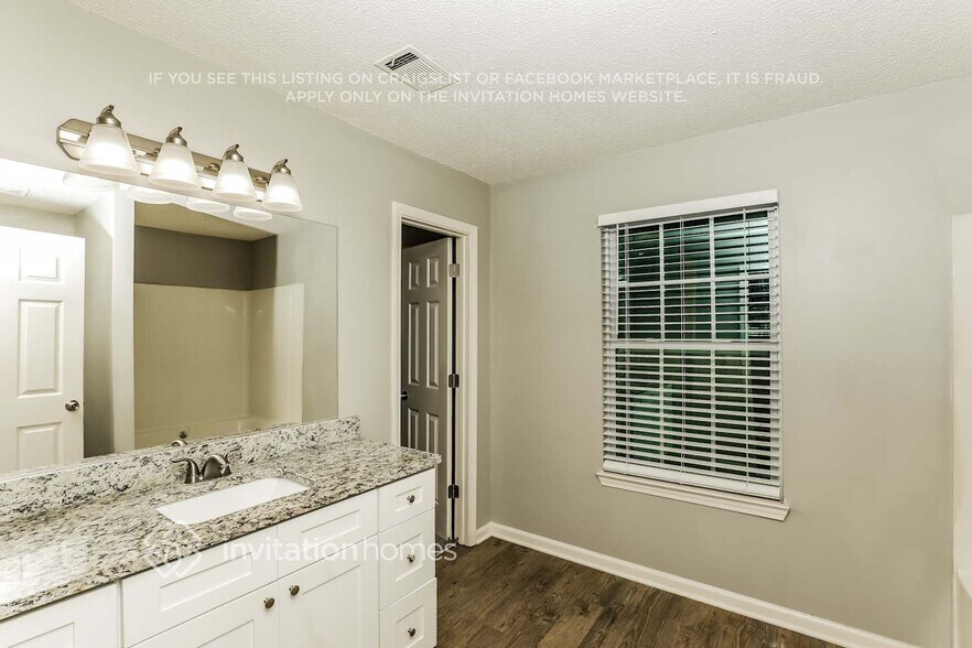 Building Photo - 81 Hampton Oaks Dr