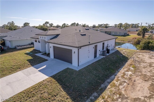 Building Photo - 3318 NE 13th Pl