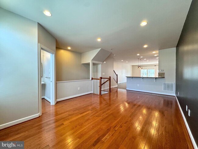 Building Photo - 20649 Duxbury Terrace