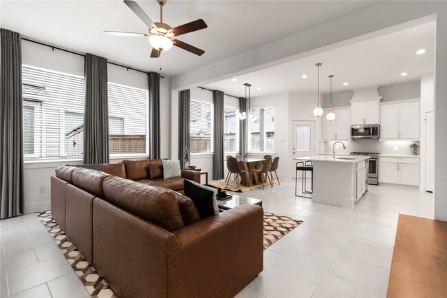 Building Photo - 21111 Rio San Jose Ct