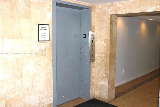 Building Photo - 13685 NE 10th Ave