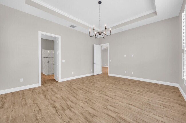 Building Photo - 4720 SW Ardsley Dr