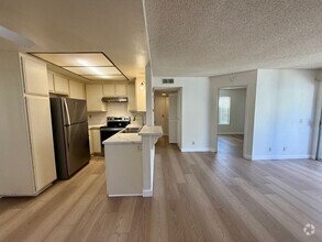 Building Photo - NEWLY RENOVATED 2BD/1BA! POOL! PATIO! GARAGE!