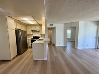 Building Photo - NEWLY RENOVATED 2BD/1BA! POOL! PATIO! GARAGE!