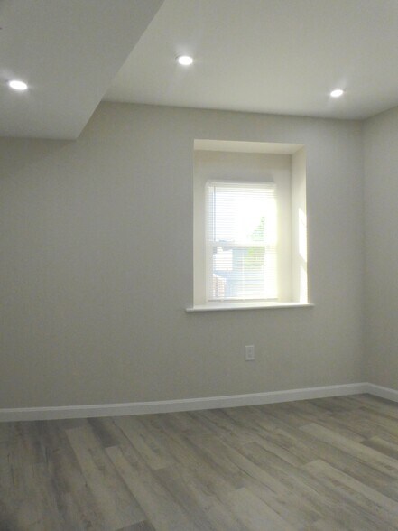 Building Photo - 45 Bennington St