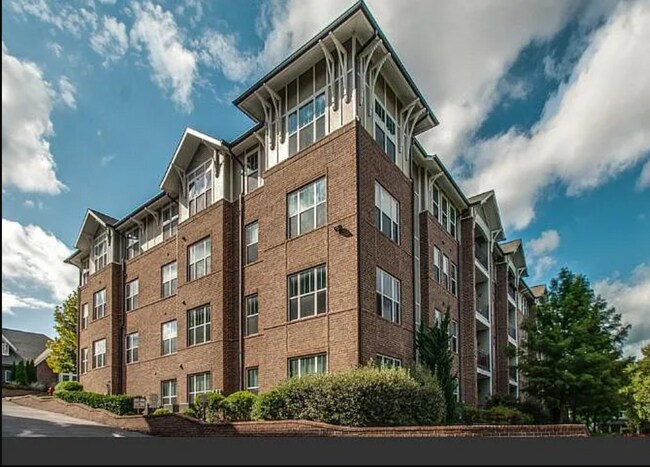 Building Photo - 2310 Elliott Ave