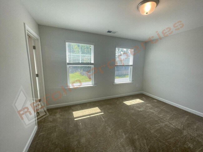 Building Photo - Lovely 4 Bedroom 2-Car Garage Home with Guest Suite in Main Level @ Sierra Heights, Clayton, Avai...