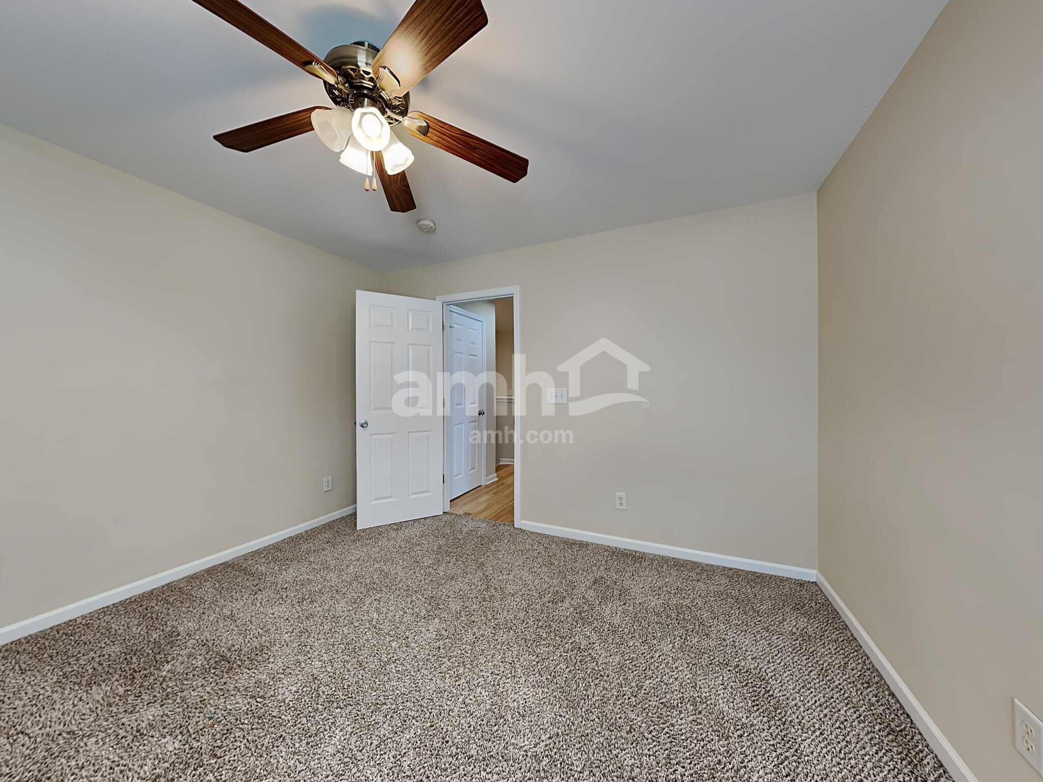 Building Photo - 6352 Hedgewood Ln