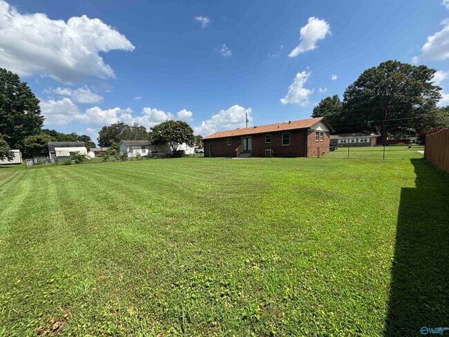 Building Photo - 104 Gann Ave