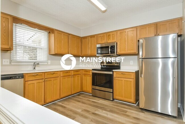 Building Photo - 3 Bedroom Pet-Friendly Home in GREENSBORO,...