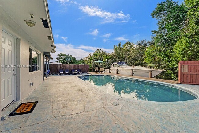 Building Photo - 3730 SW 47th Ct