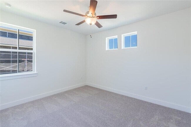 Building Photo - 1617 Woodwind Ln