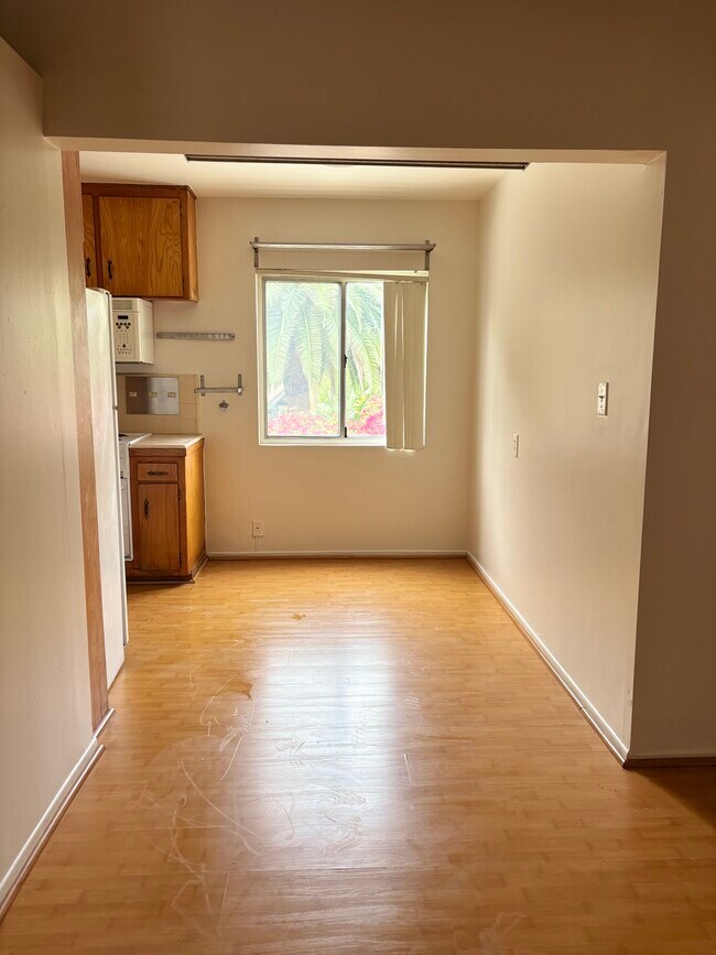 Building Photo - 6825 Whitley Ter