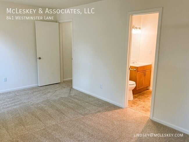 Building Photo - 841 Westminster Ln