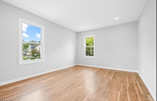 Building Photo - Charming 4BR  in Newark