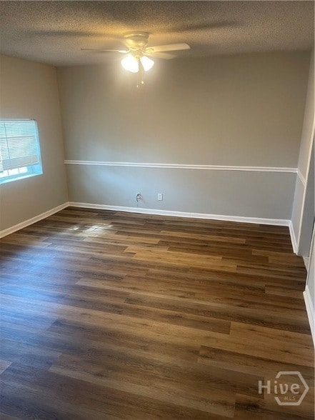 Building Photo - 501 Tuten Ave