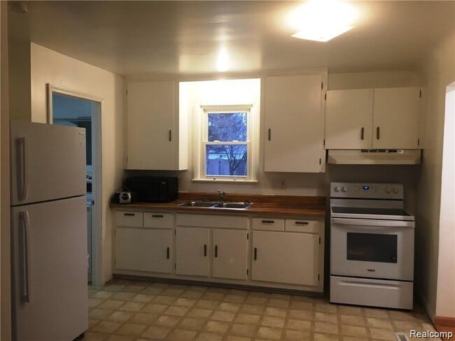 Building Photo - 541 Mary Ellen Rd