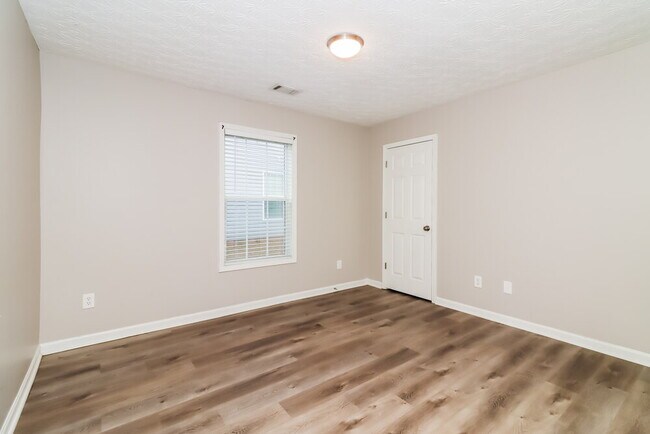 Building Photo - 75 Shadowbrooke Cir SW