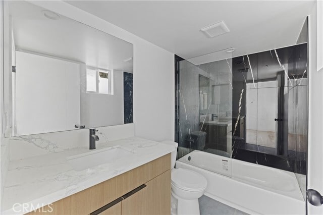 Building Photo - 4511 Rosewood Ave