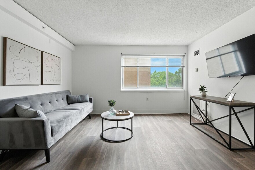 Building Photo - 1711 Bellevue Ave