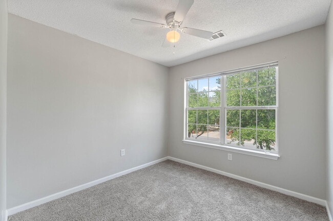 Building Photo - 183 Swaying Pine Ct