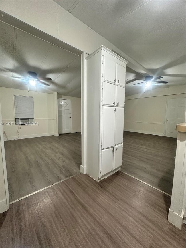 Building Photo - 11763 Venetian Ave