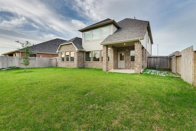 Building Photo - 2211 Dama Dr