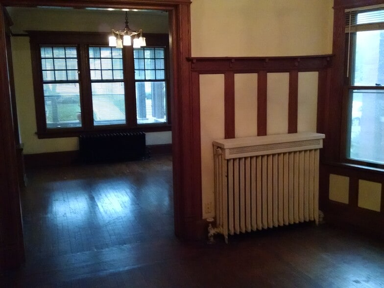 LR from DR - 3247 N Hackett Ave