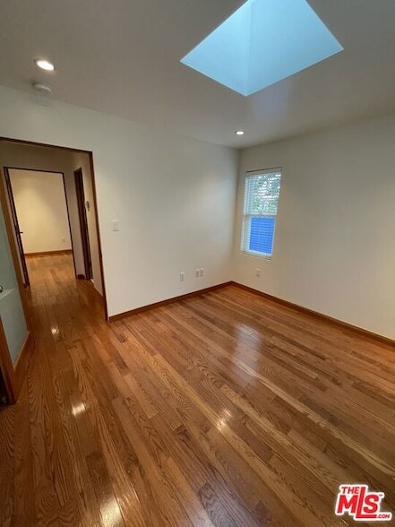 Building Photo - 926 California Ave