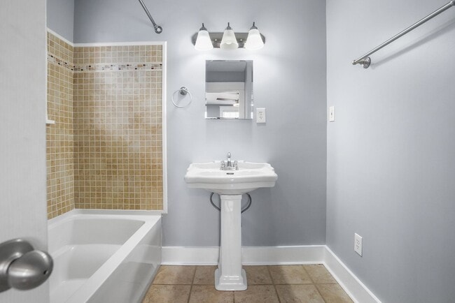 Building Photo - 1910 Shelby Ave