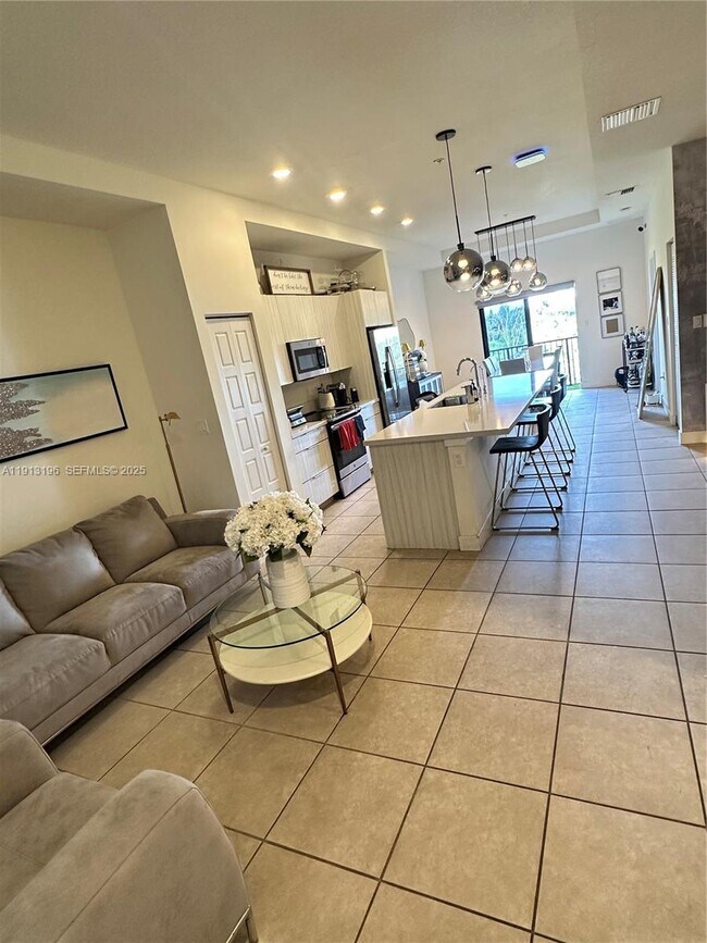 Building Photo - 7925 NW 104th Ave