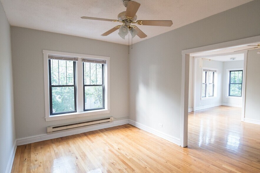 Building Photo - 627 W Cornelia Ave