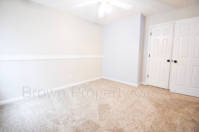 Building Photo - 2812 Bolla Dr