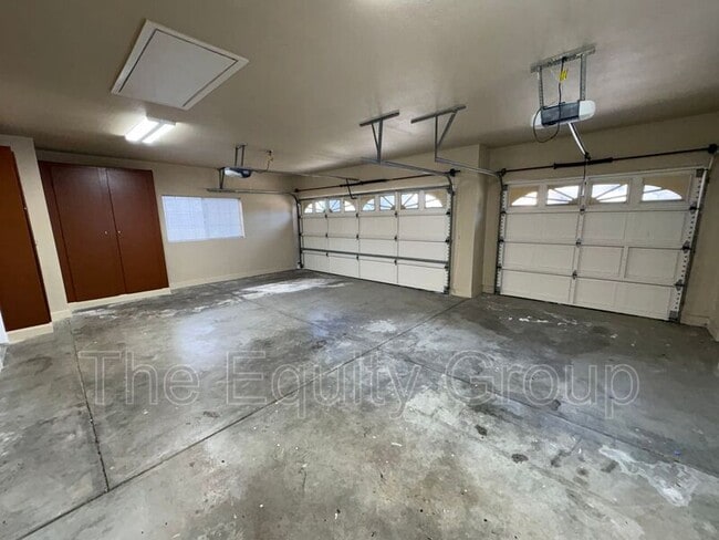 Building Photo - 540 W Birch Ct