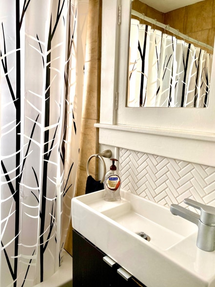 Building Photo - 4747 35th St