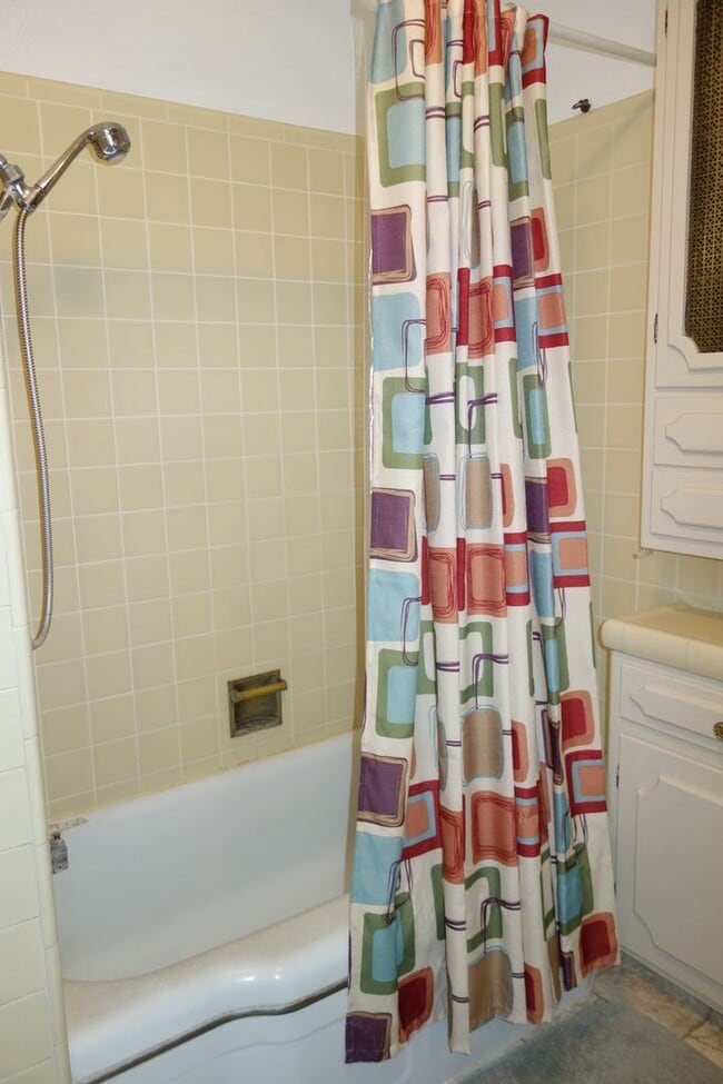 Building Photo - ? Charming Country Home Available November! ?