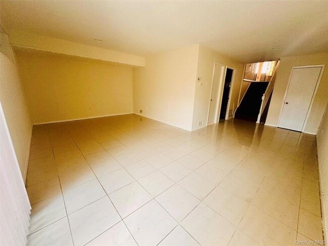Building Photo - 15-83 208th Place Unit