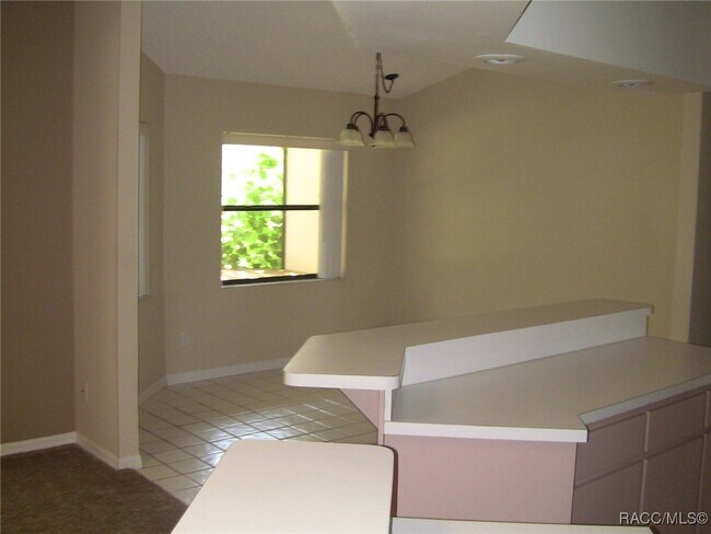 Building Photo - 205 N Entry Oaks Point