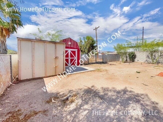 Building Photo - 720 W Alturas St