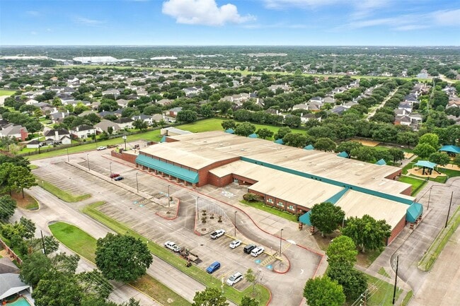 Building Photo - 21550 Elm Hurst Ln