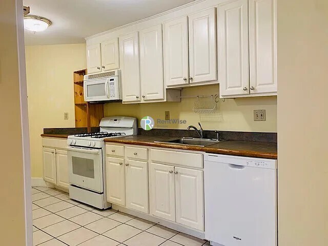 Building Photo - 5 Frost St